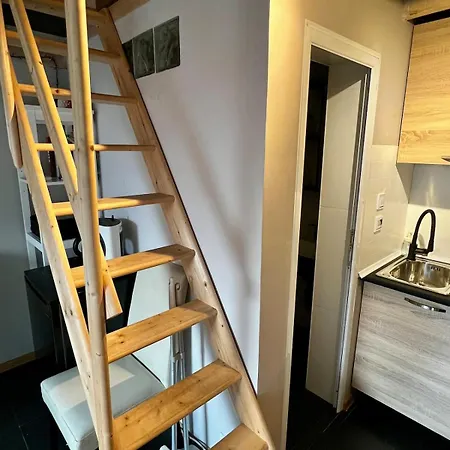 Appartement Cosy, Workplace With A Sunny Rooftop View *