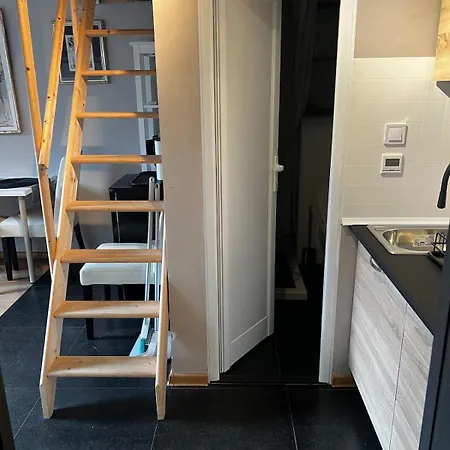 Cosy, Workplace With A Sunny Rooftop View Sofie