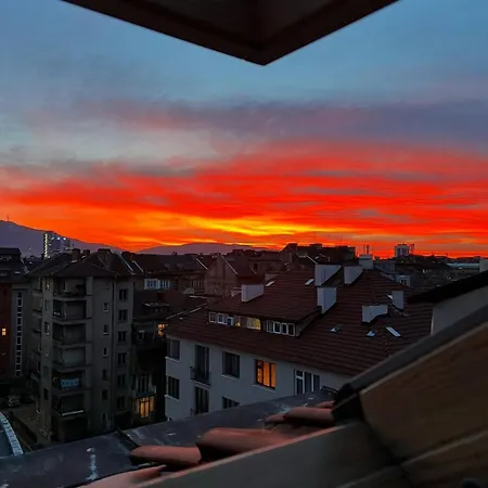 Cosy, Workplace With A Sunny Rooftop View * Sofie