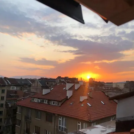 Cosy, Workplace With A Sunny Rooftop View Апартаменты София