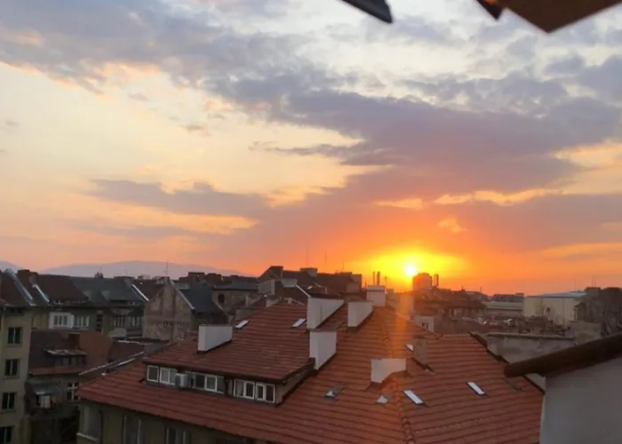 Cosy, Workplace With A Sunny Rooftop View Appartement Sofia