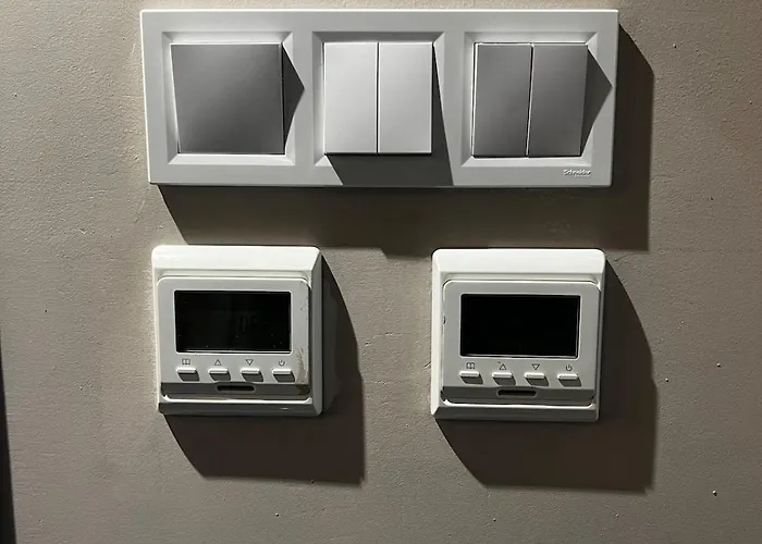 Cosy, Workplace With A Sunny Rooftop View Апартаменты *