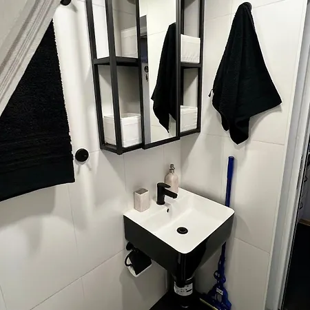 Cosy, Workplace With A Sunny Rooftop View Apartament Sofia