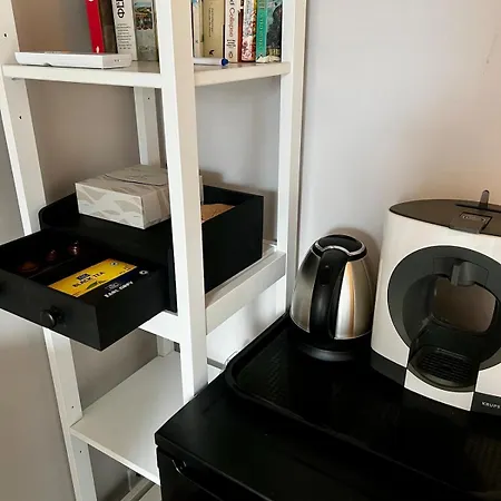 Cosy, Workplace With A Sunny Rooftop View Apartament